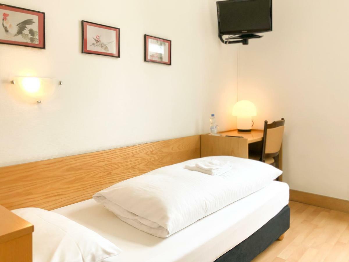 Hotel Moon Dusseldorf Ngoại thất bức ảnh
