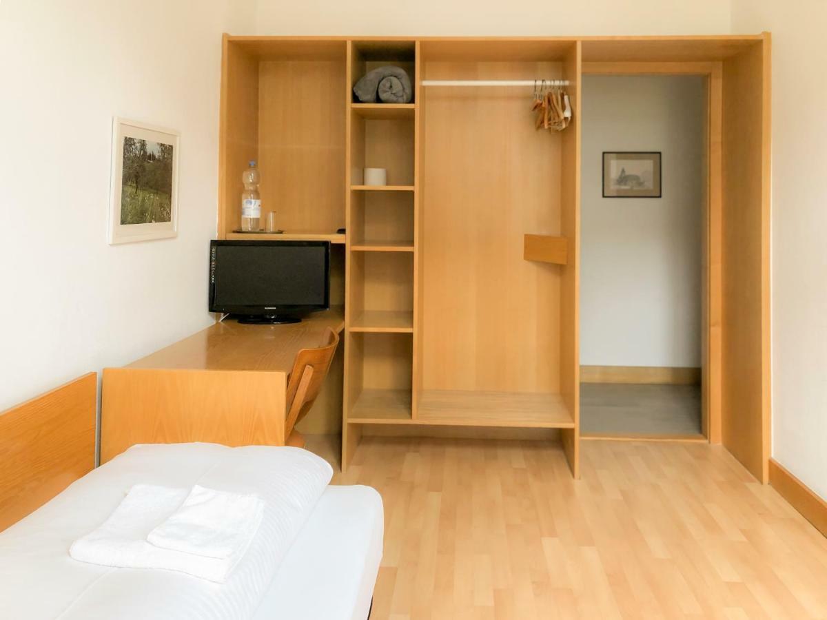 Hotel Moon Dusseldorf Ngoại thất bức ảnh