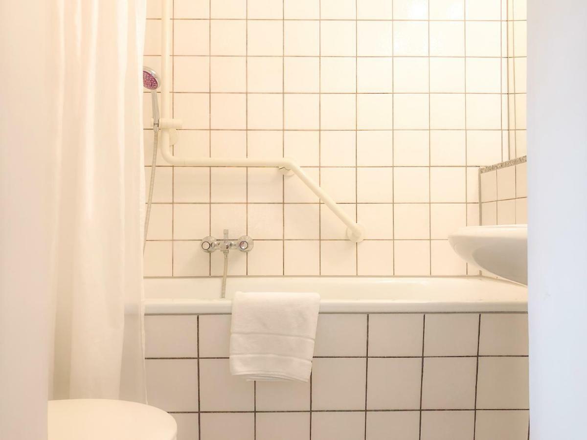 Hotel Moon Dusseldorf Ngoại thất bức ảnh