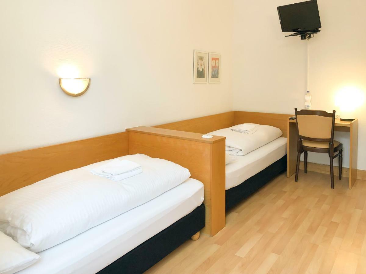 Hotel Moon Dusseldorf Ngoại thất bức ảnh