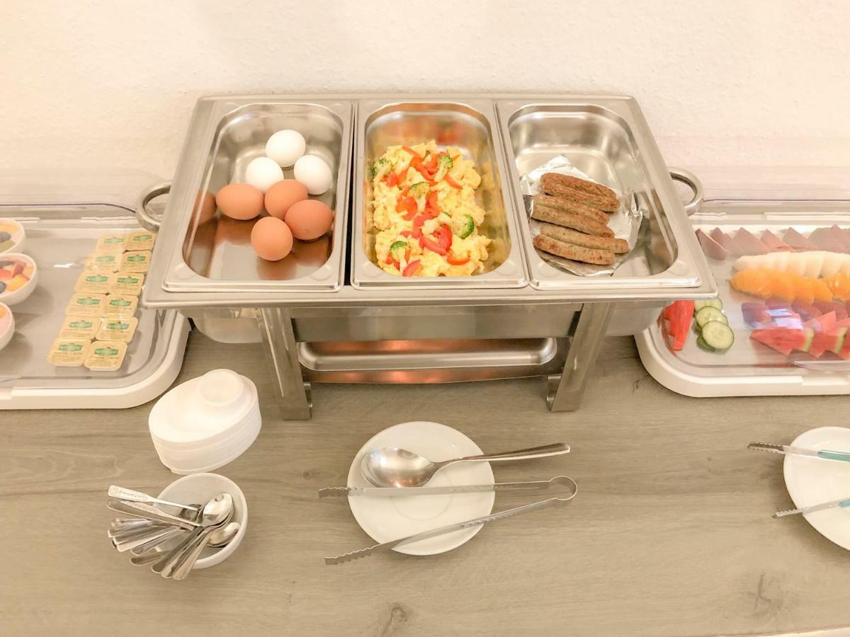 Hotel Moon Dusseldorf Ngoại thất bức ảnh